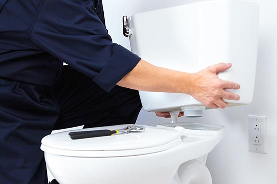 remplacement ou installation d'un WC à Six-Fours-les-Plages
